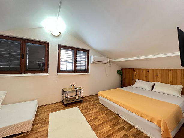 5063 Bar Utjeha House 3r 99m2